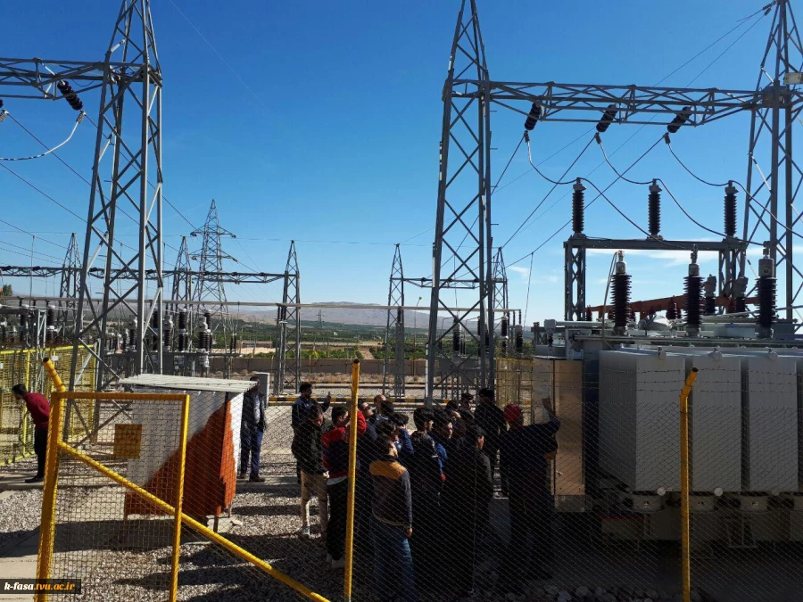 بازدید دانشجویان رشته برق از پست 66/20 اکبرآباد  5