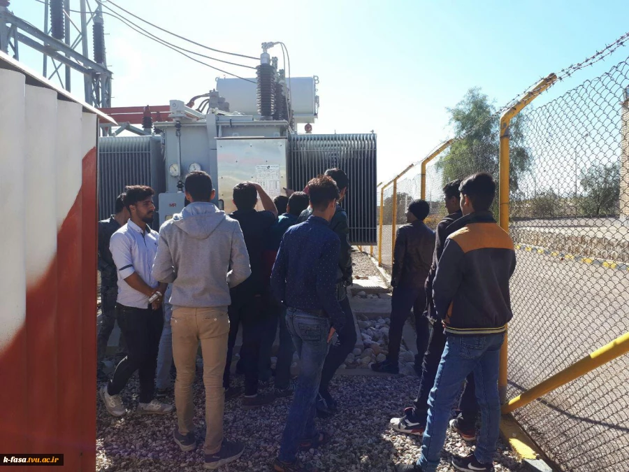 بازدید دانشجویان رشته برق از پست 66/20 اکبرآباد  9