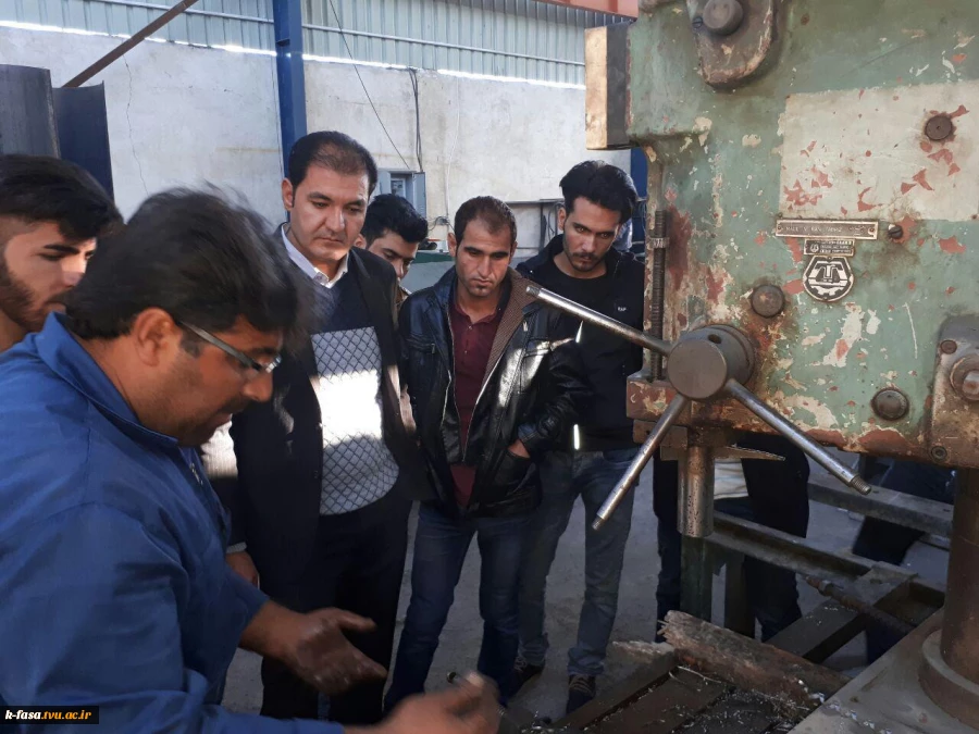 بازدید دانشجویان از شرکت تعاونی خدمات صنعتی حدید تراش فسا 12