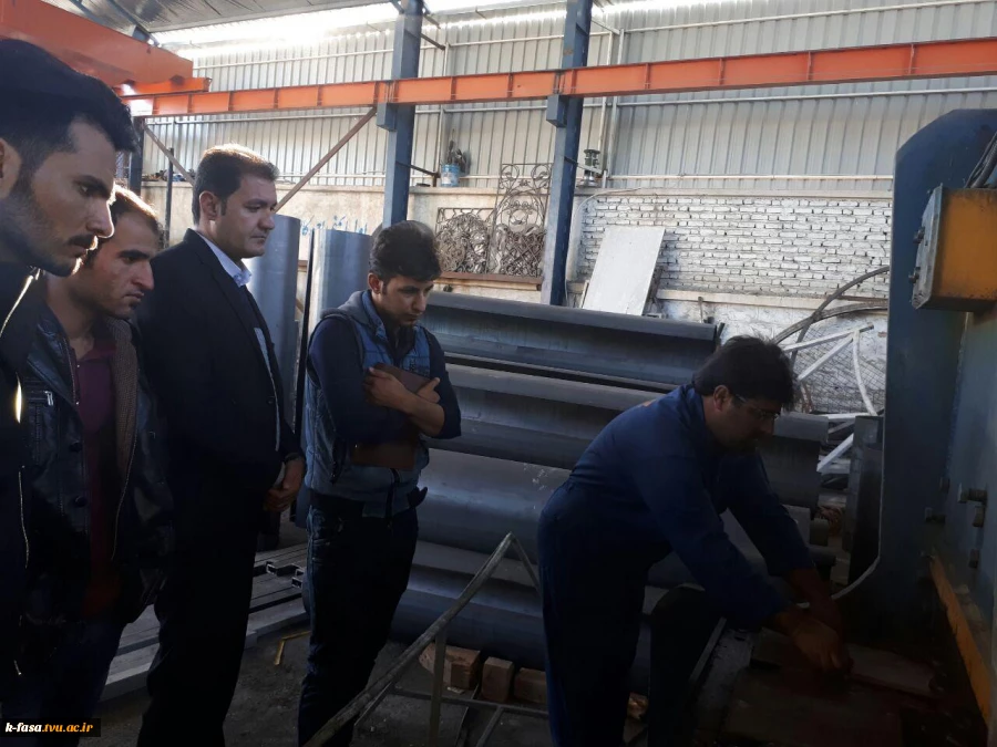 بازدید دانشجویان از شرکت تعاونی خدمات صنعتی حدید تراش فسا 14