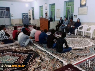 نشست صمیمانه مسئولین با دانشجویان