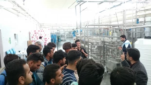 برگزاری تور صنعتی دانشجویان آموزشکده فنی کشاورزی فسا در  کارخانه مانی ماس 4