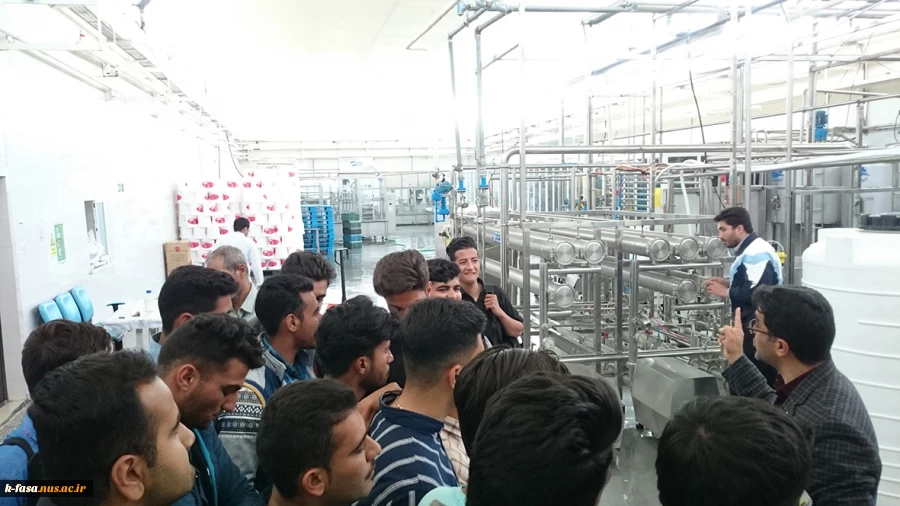 برگزاری تور صنعتی دانشجویان آموزشکده فنی کشاورزی فسا در  کارخانه مانی ماس 4