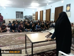 نشست صمیمانه مسئولین با دانشجویان 3