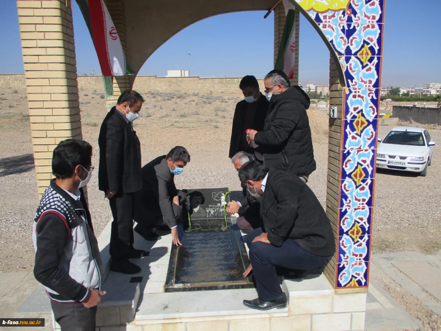 مراسم غبارروبی ، عطر افشانی و گلباران مرقد مطهر شهید انقلاب شهرستان فسا 2