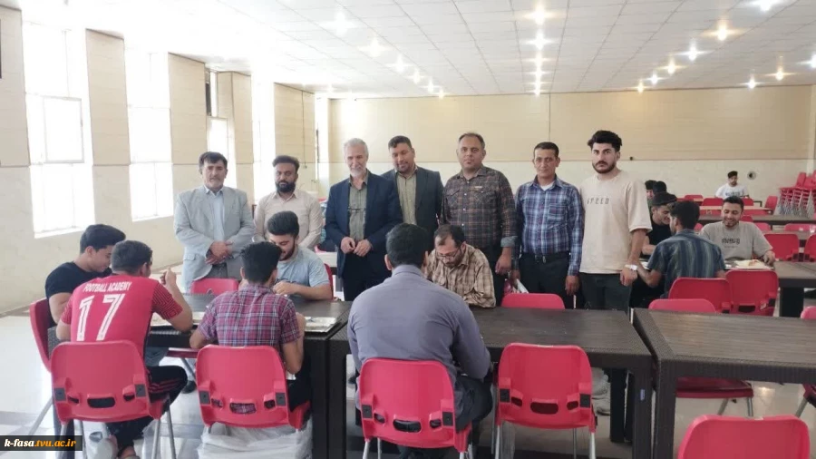 بازدید رئیس آموزشکده فنی و کشاورزی فسا از خوابگاه و سلف دانشجویی  7